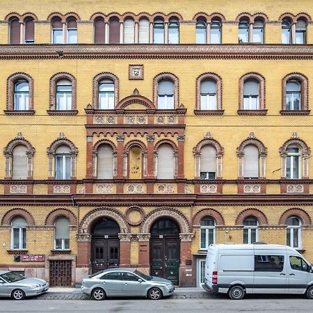 Cozy & Central Apartment With 2-Bedroom Budapest Exteriör bild