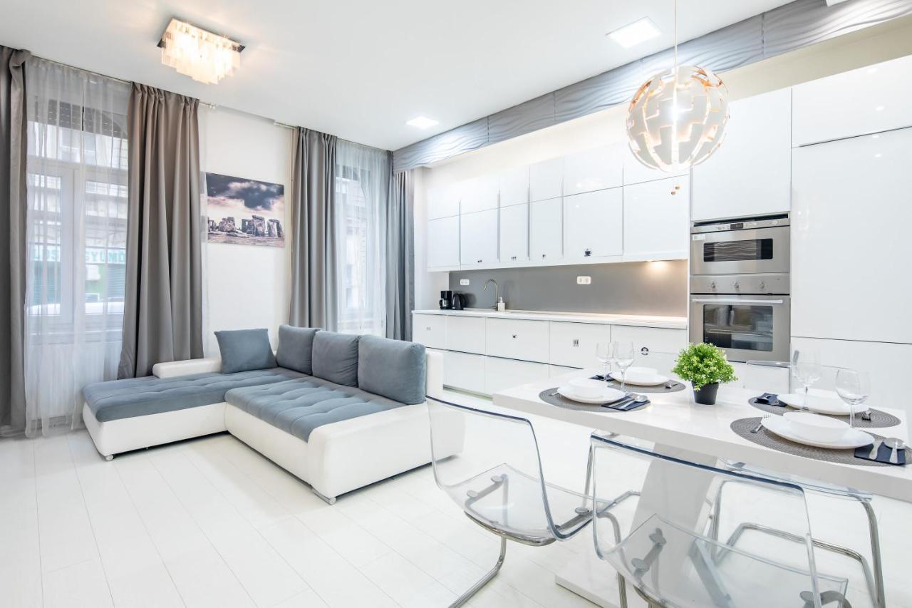 Cozy & Central Apartment With 2-Bedroom Budapest Exteriör bild