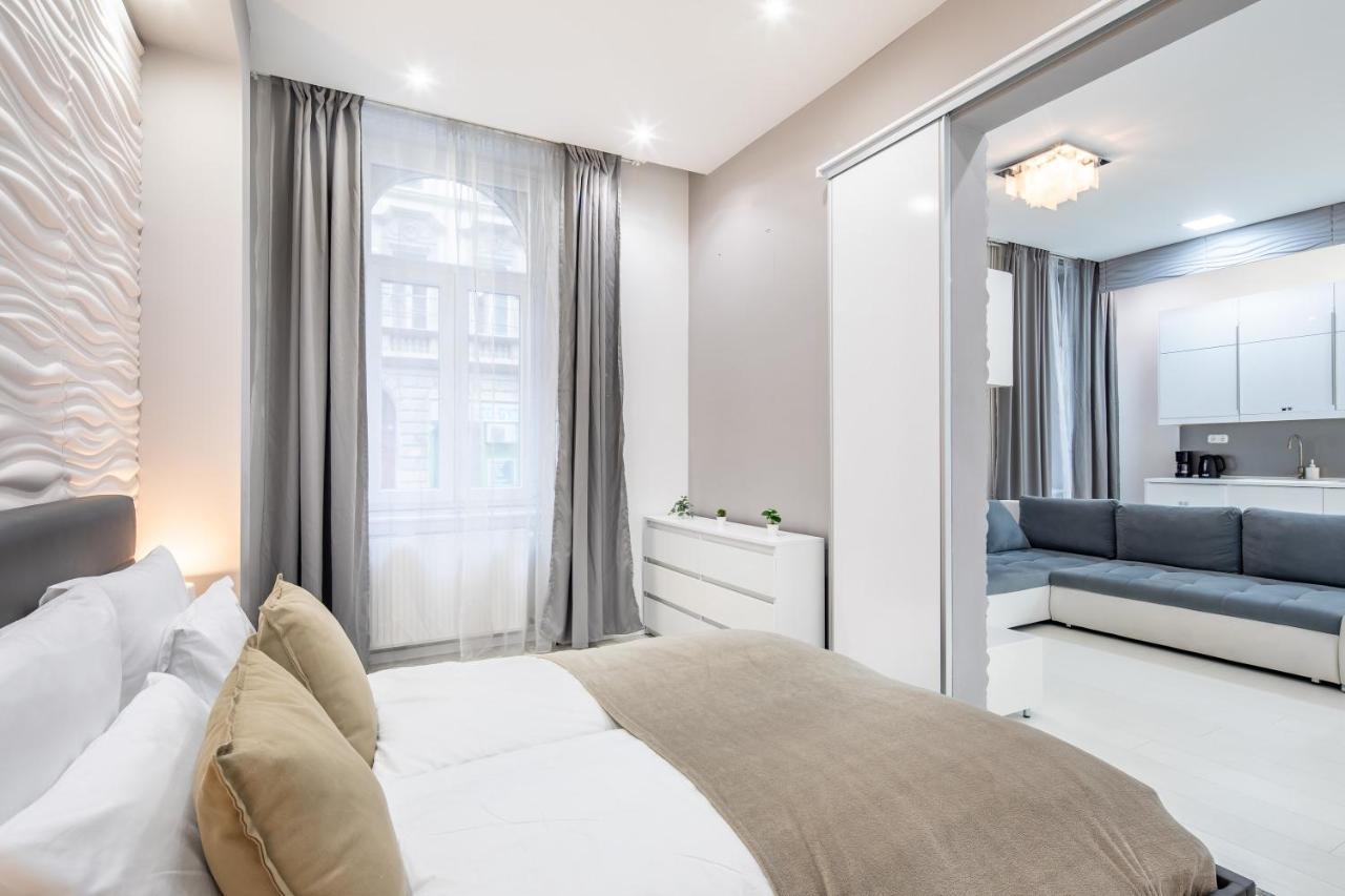Cozy & Central Apartment With 2-Bedroom Budapest Exteriör bild