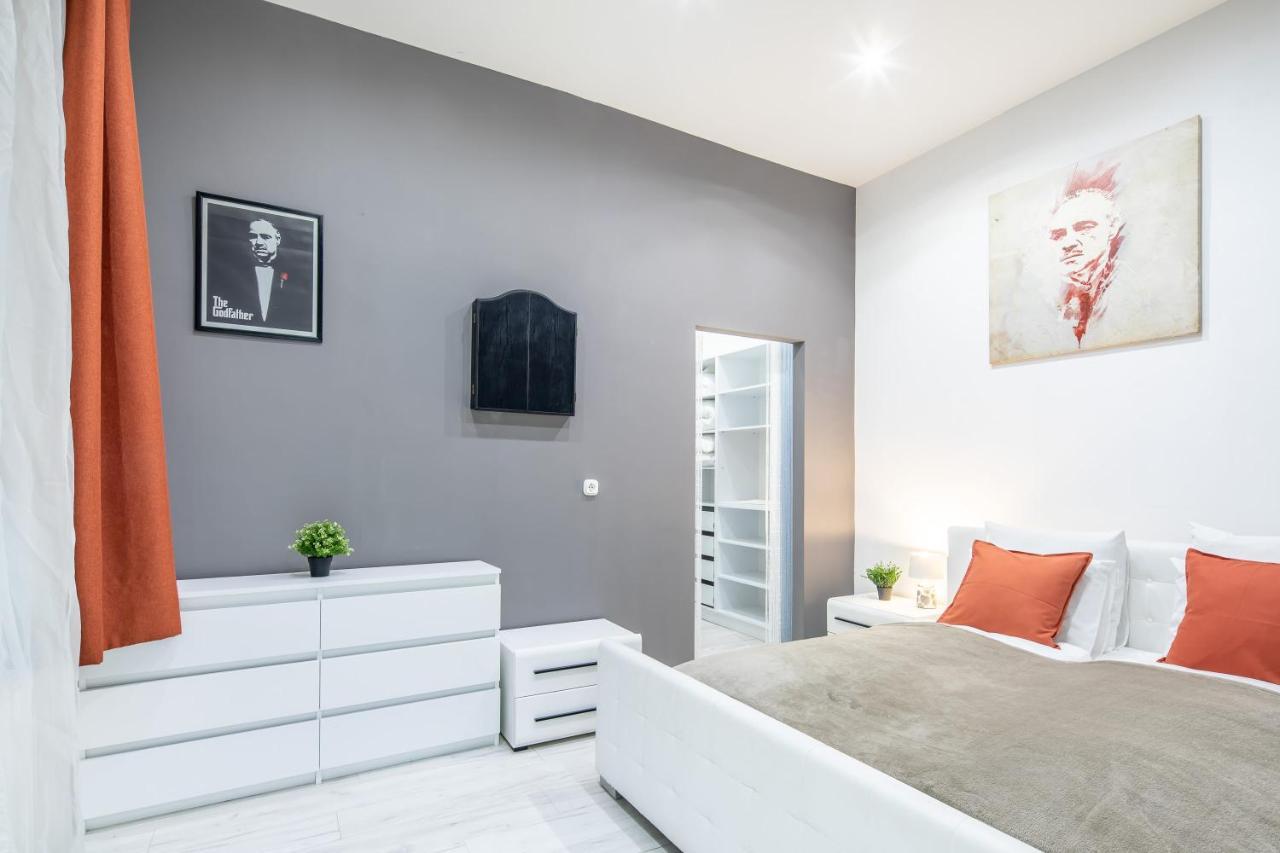 Cozy & Central Apartment With 2-Bedroom Budapest Exteriör bild